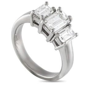 LB Exclusive Platinum 1.86 ct Diamond Three-Stone Ring MF04-041025