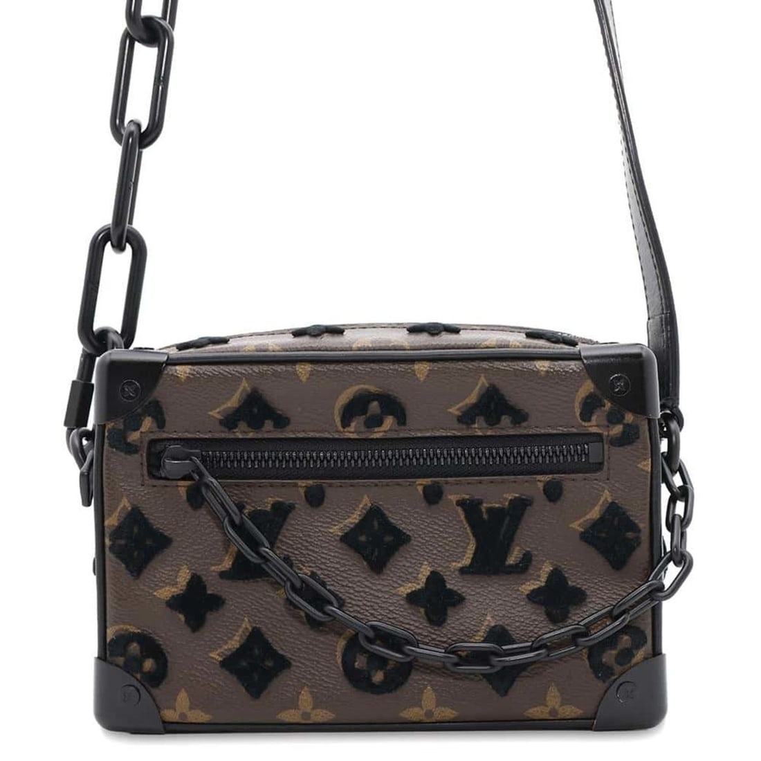 Louis Vuitton Shoulder Bag Monogram Tuftage Mini Soft Trunk M68970 LOUIS VUITTON Black: Category: SizeSize (HxWxD): 12cm x 18cm x 7.5cm / 4.72'' x 7.08'' x 2.95''Category: DesignType: Shoulder bagColor: NoirGender: WomenMaterial: Monogram Category: GeneralBrand: Louis VuittonSection: Con