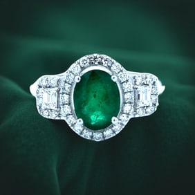 Oval Emerald, Diamond 18K White Gold Ring