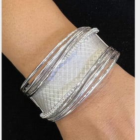 18K White Gold 1.50 Ct. Diamond Bangle