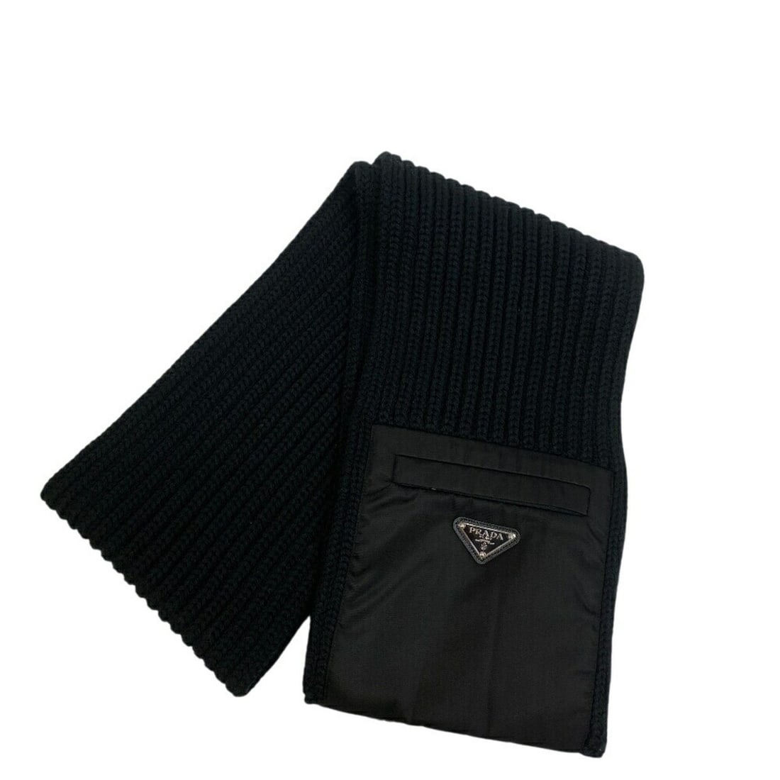 PRADA Prada Triangle Plate Re-Nylon Scarf Fluffy Thick Black: Category: SizeSize (LxW): 1.55m / 61.02''Category: DesignType: ShawlColor: BlackShape: TriangularGender: Men,WomenMaterial: Nylon , Wool Category: GeneralBrand: PradaSection: ConditionSmell: Closet Sl