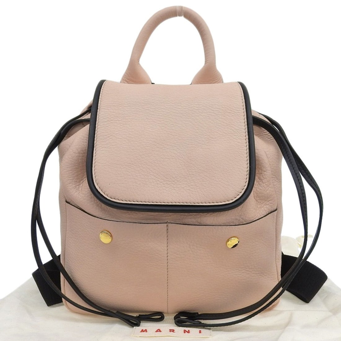 MARNI Marni Leather Bicolor Backpack ZAMP0004U0 Salmon Pink Women's: Category: SizeSize (HxWxD): 24cm x 23cm x 9cm / 9.44'' x 9.05'' x 3.54''Strap Length: 44cm - 80cm / 17.32'' - 31.49''Category: DesignType: BackpackColor: Salmon pinkGender: WomenClosure: FlapMaterial: