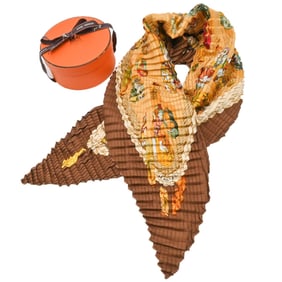 HERMES Hermes Scarf/Muffler Pleated Carré COUVEE D'HERMES Chicks 100% Silk Orange Brown Multicolor