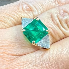 18K Yellow Gold 5.10 Ct. Colombian Emerald and Diamond Ring