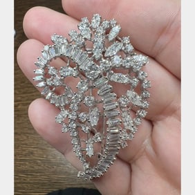 18K White Gold Diamond Brooch