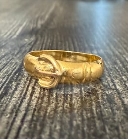 Vintage 18K Gold Buckle Band, Size 7