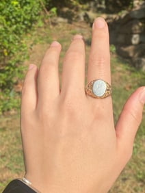 Vintage Tricolor 14K Gold Shell and Flower Motif Signet RIng