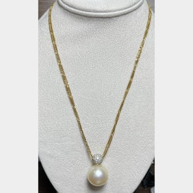 18K Yellow Gold South Sea Pearl and Diamond Necklace