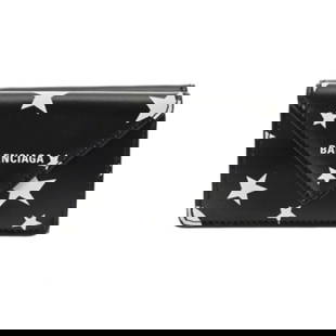BALENCIAGA Paper Mini Wallet Star Pattern Black/White 391446 Unisex Leather Tri-fold: Category: SizeSize (HxWxD): 6.5cm x 9.5cm / 2.55'' x 3.74''Category: DesignType: Wallet (tri-fold)Color: Black, WhiteGender: Women,MenMaterial: Leather Category: GeneralBrand: BalenciagaSection: Condi