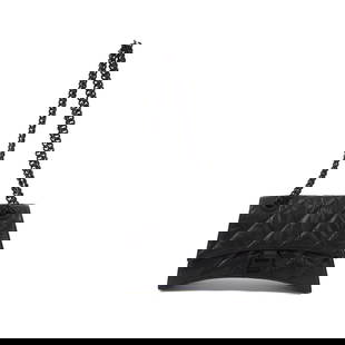 Balenciaga Crash Small Chain Handbag 716351 210IY Shoulder Bag: Category: SizeSize (HxWxD): 15cm x 26cm x 8cm / 5.9'' x 10.23'' x 3.14''Category: DesignType: Handbag, Shoulder bagColor: BlackGender: WomenMaterial: Leather Category: GeneralBrand: BalenciagaSection: