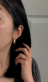 Vintage 18K Gold Ribbed Oval Hoops, 1?? Long