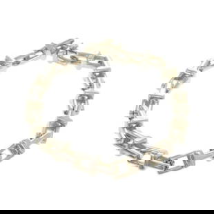 Tiffany T Narrow Silver 925 Chain Bracelet 1044TIFFANY&Co.: Category: SizeLength: 16cm / 6.29''Category: DesignType: Charm braceletColor: SilverGender: WomenMaterial: Silver 925Category: GeneralBrand: TiffanySection: ConditionRanking: Rank AB Used - Traces of