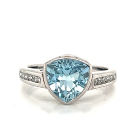 Platinum Aquamarine Diamond Ring