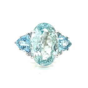 18k Aquamarine Ring