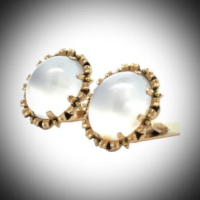 Bold 25.00 Cttw Moonstone And 18K Yellow Gold Cuff Links