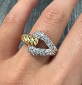 Diamond Twist Band in 14K Gold