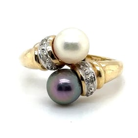 Black & White Pearl Bipass Ring