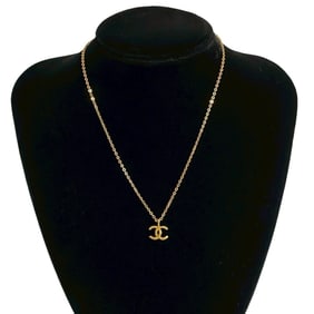 1982 CHANEL Vintage Coco Mark GP Necklace Pendant Choker Gold 109-2