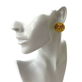 95A CHANEL Vintage Coco Mark Motif Earrings and Ear Cuffs, Gold, 18749