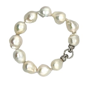 Large Baroque South Sea Bracelet