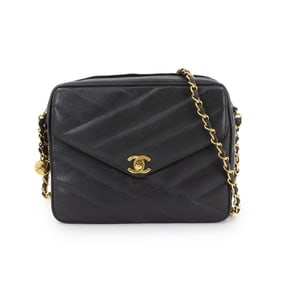CHANEL Chain Shoulder Bag in Caviar Leather with Black and Gold Hardware