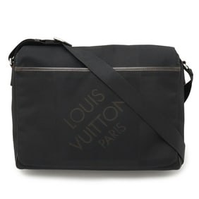 LOUIS VUITTON Damier Geant Messager NM Shoulder Bag, Noir, Black, M93225
