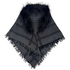 Gucci Stole ec-24137 Gray/Black 70% Wool, 30% Silk, Fox Fur. GUCCI FOX Fur Scarf, Shawl, Throw, Real