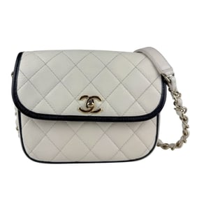 CHANEL Matelasse Shoulder Bag in Leather and Metal, Off-White, Black, Gold, Women's, Z6921