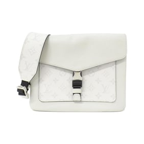 Louis Vuitton Taiga Llama Flap Messenger Shoulder Bag M30411
