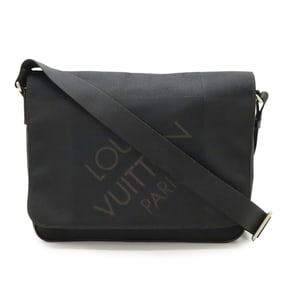 LOUIS VUITTON Damier Geant Petit Messager Shoulder Bag in Black Canvas Noir, M93618