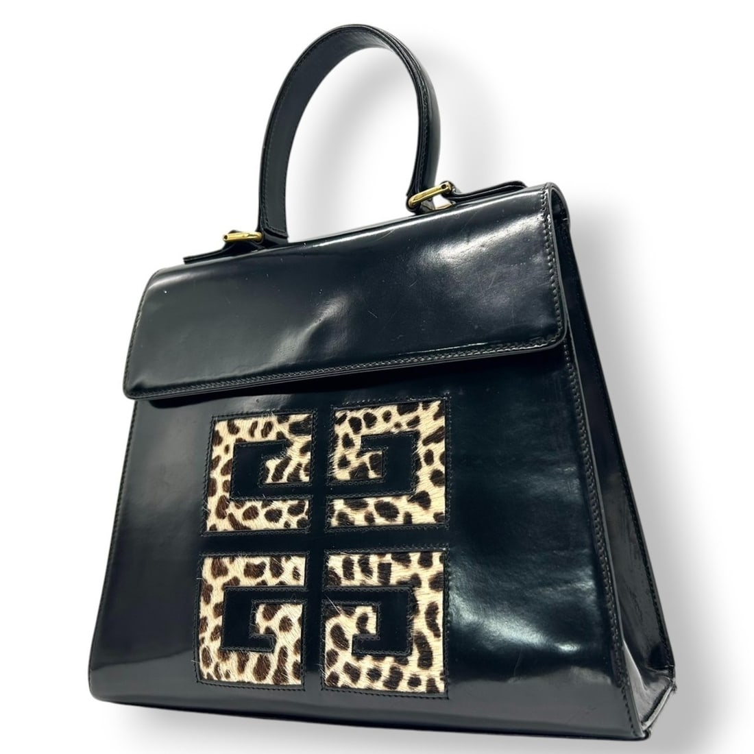 Givenchy GIVENCHY Vintage Handbag with 4G Logo, Leopard Print, Harako Leather, Black, Gold Hardware,: --- Catalog ---Category: SizeSize (HxWxD): 21cm x 24cm x 9cm / 8.26'' x 9.44'' x 3.54''Category: DesignType: HandbagColor: Black, BrownGender: WomenMaterial: Leather , Leather Leather/Fur Type: Harako