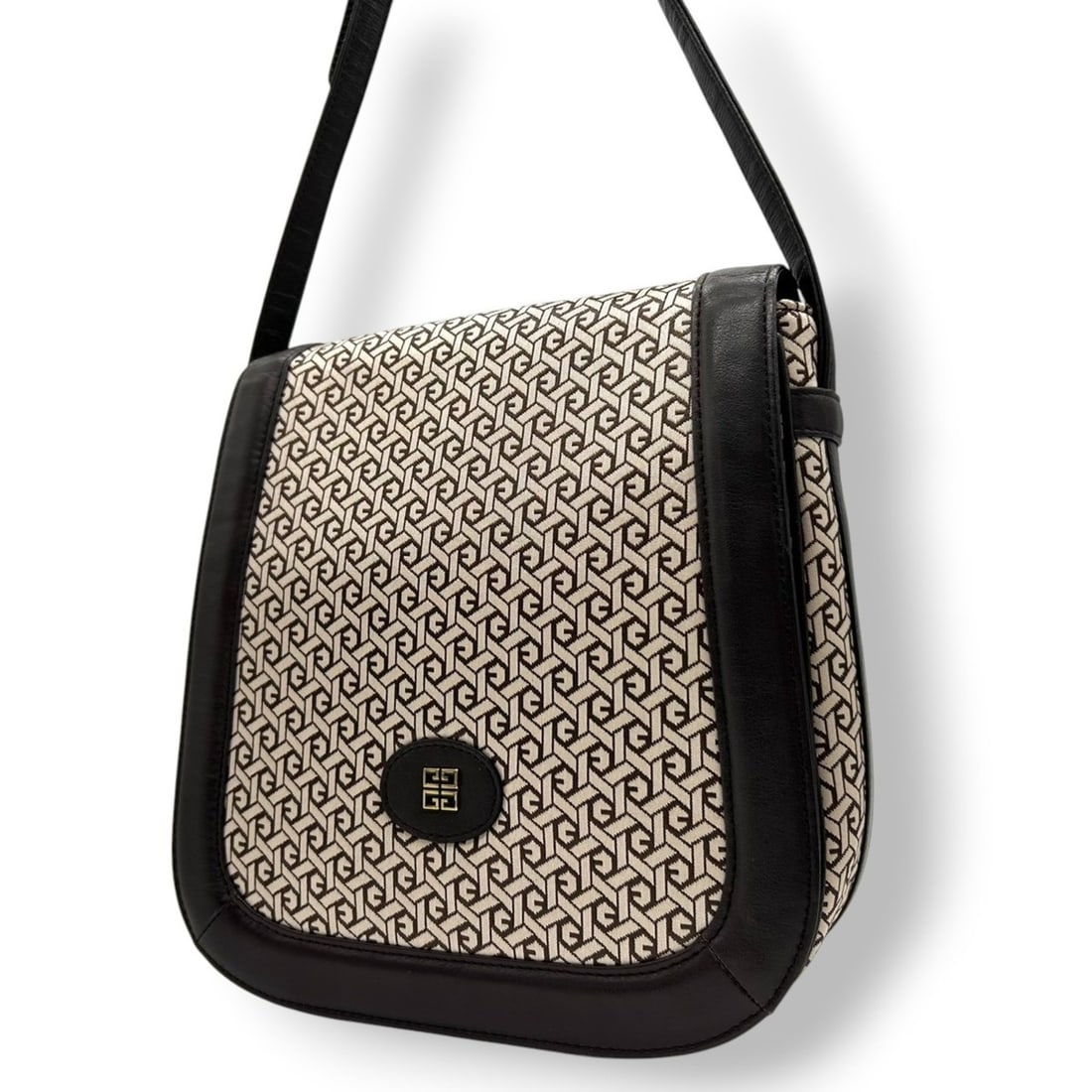 Givenchy SACS Vintage Shoulder Bag with 4G Logo Print, Canvas and Leather, Brown, Women's, Pochette: --- Catalog ---Category: SizeSize (HxWxD): 23cm x 25cm x 7cm / 9.05'' x 9.84'' x 2.75''Category: DesignType: Pochette, Shoulder bagColor: Beige, BrownGender: WomenMaterial: Canvas , Leather Category: