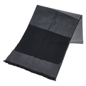 Gucci GG pattern scarf in black and gray wool for women.