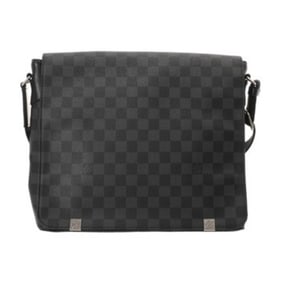 LOUIS VUITTON Damier Graphite District MM NM Black/Grey N41029 Men's Canvas Shoulder Bag