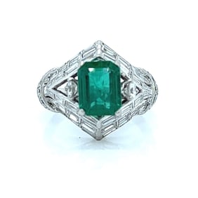 Art Deco Platinum Emerald & Diamond Ring