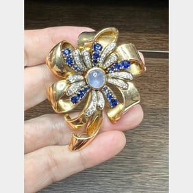 18K Yellow Gold Sapphire and Diamond Brooch