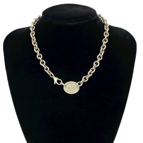 TIFFANY & Co. Tiffany Return to Oval Tag Necklace in Sterling Silver with Chain Pendant and Choker,