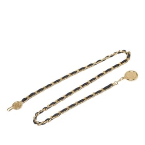 Chanel Coco Mark 31 RUE CAMBON PARIS medal motif chain belt in gold and black plated leather for