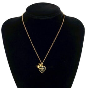 CHANEL Coco Mark Heart Motif GP Chain Necklace Pendant in Gold and Black (69096)