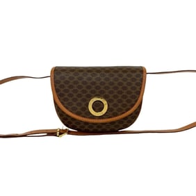 CELINE Vintage Circle Logo Hardware Macadam Leather Shoulder Bag/Pochette in Brown (56165)