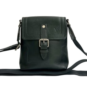 LOUIS VUITTON Utah Yuma Leather Shoulder Bag/Pochette/Sacoche in Basalt 48875