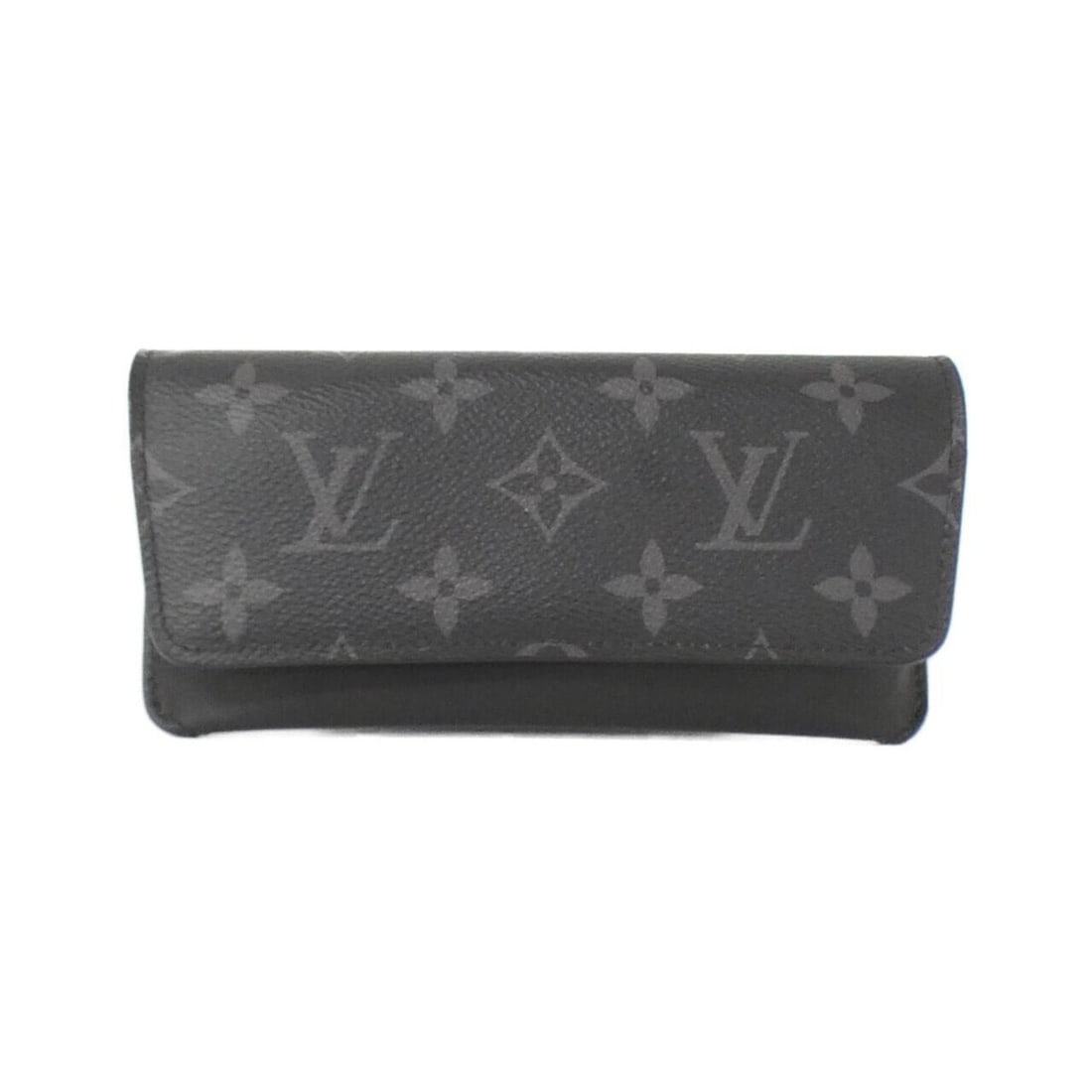 Louis Vuitton Monogram Eclipse Etui Lunette Woody GI0296 Glasses Case: --- Catalog ---Category: SizeSize (HxWxD): 17cm x 16cm x 3cm / 6.69'' x 6.29'' x 1.18''Category: DesignType: Eyeglass pouchColor: BlackMaterial: Canvas Category: GeneralMPN: GI0296Brand: Louis Vuitton