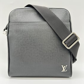 LOUIS VUITTON M30265 PPM Taiga Shoulder Bag in Black for Men and Women