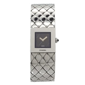 CHANEL Matelasse H0009 Women's Black Quartz Watch
