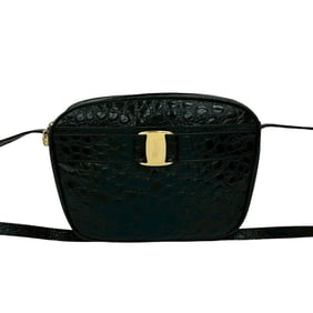 Salvatore Ferragamo Vara hardware leather shoulder bag/pouch in black (31738)