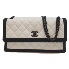 CHANEL Chanel 22 series A91011 black and white two-tone lambskin nylon with hardware a matelassé ch