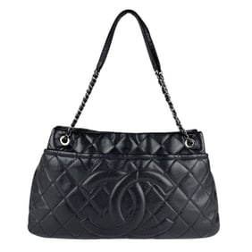 CHANEL Shoulder Bag in Caviar Leather, Black, Women's, Z7293
