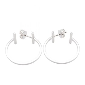 Tiffany & Co. T-wire hoop earrings, medium size, 18K white gold, silver-plated.