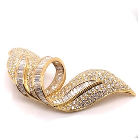 20.15 Ct Diamond Brooch