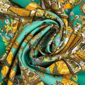 HERMES Carré 90 ASTRES et SOLEILS Celestial Bodies and the Sun Scarf Muffler Green